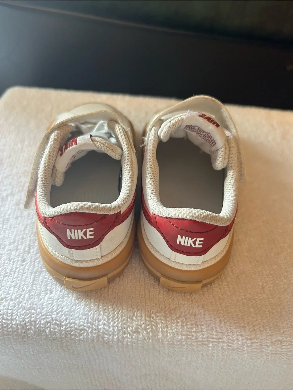Nike classic low